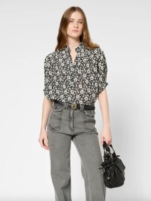 Une chemise qui parle avant toi
